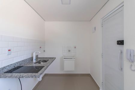 Cozinha de kitnet/studio para alugar com 0 quarto, 16m² em Vila Santa Maria, Guarulhos