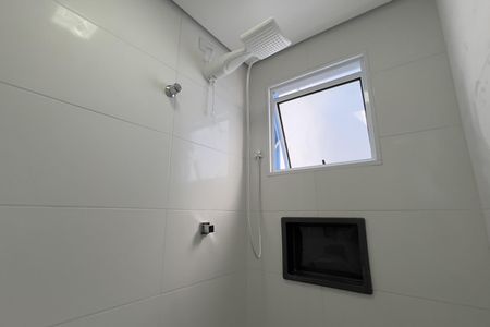 Banheiro de kitnet/studio para alugar com 1 quarto, 20m² em Vila Santa Maria, Guarulhos