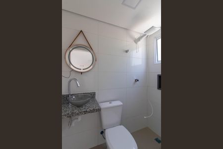Banheiro  de kitnet/studio para alugar com 1 quarto, 20m² em Vila Santa Maria, Guarulhos