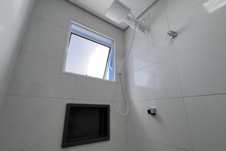 Banheiro de kitnet/studio para alugar com 1 quarto, 18m² em Vila Santa Maria, Guarulhos