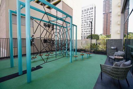 Apartamento à venda com 170m², 3 quartos e 2 vagas Apartamento à venda com 170m², 3 quartos e 2 vagasÁrea Comum - Playground