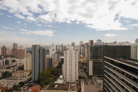 Apartamento à venda com 170m², 3 quartos e 2 vagas Apartamento à venda com 170m², 3 quartos e 2 vagasVista da Suíte 2