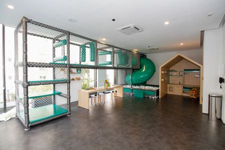 Apartamento à venda com 170m², 3 quartos e 2 vagas Apartamento à venda com 170m², 3 quartos e 2 vagasÁrea Comum - Brinquedoteca