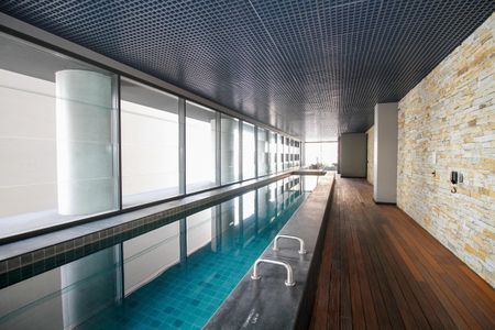 Apartamento à venda com 170m², 3 quartos e 2 vagas Apartamento à venda com 170m², 3 quartos e 2 vagasÁrea Comum - Piscina Coberta
