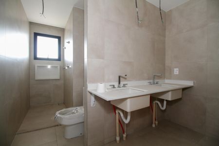Apartamento à venda com 170m², 3 quartos e 2 vagas Apartamento à venda com 170m², 3 quartos e 2 vagasBanheiro da Suíte 3