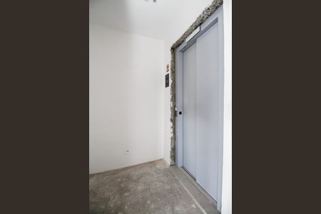 Apartamento à venda com 170m², 3 quartos e 2 vagas Apartamento à venda com 170m², 3 quartos e 2 vagasHall de Entrada