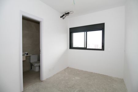 Apartamento à venda com 170m², 3 quartos e 2 vagasSuíte 2