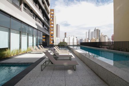 Apartamento à venda com 170m², 3 quartos e 2 vagas Apartamento à venda com 170m², 3 quartos e 2 vagasÁrea Comum - Piscina