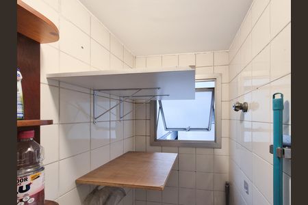 Apartamento para alugar com 82m², 2 quartos e 1 vaga Apartamento para alugar com 82m², 2 quartos e 1 vagaBanheiro de serviço