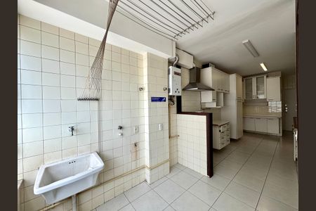 Apartamento à venda com 100m², 3 quartos e 2 vagasÁrea de serviço