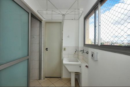 Apartamento para alugar com 65m², 3 quartos e 1 vagaÁrea de Serviço