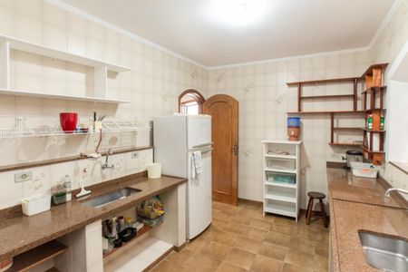 Casa à venda com 365m², 4 quartos e 5 vagas Casa à venda com 365m², 4 quartos e 5 vagasCozinha