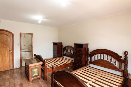 Casa à venda com 365m², 4 quartos e 5 vagas Casa à venda com 365m², 4 quartos e 5 vagasSuíte