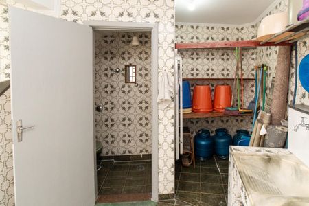 Casa à venda com 365m², 4 quartos e 5 vagas Casa à venda com 365m², 4 quartos e 5 vagasÁrea de Serviço