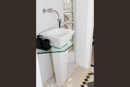 Casa de condomínio para alugar com 380m², 4 quartos e 4 vagasBanheiro - cozinha / sala