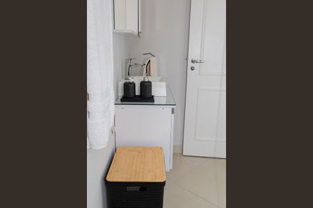 Casa de condomínio para alugar com 380m², 4 quartos e 4 vagasBanheiro Escritório