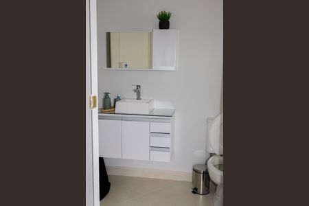 Casa de condomínio para alugar com 380m², 4 quartos e 4 vagasBanheiro quarto 2