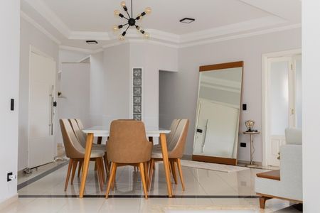 Casa de condomínio para alugar com 380m², 4 quartos e 4 vagasSala