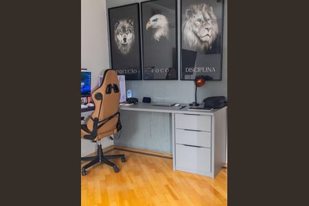 Casa de condomínio para alugar com 380m², 4 quartos e 4 vagasQuarto - Escritório