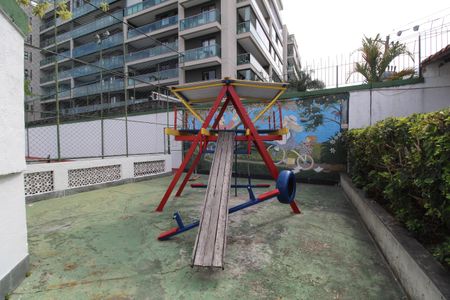 Apartamento à venda com 502m², 4 quartos e 3 vagasÁrea comum - Playground