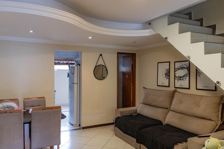 Casa à venda com 100m², 2 quartos e 2 vagasSala