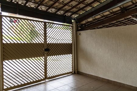 Casa à venda com 100m², 2 quartos e 2 vagasGaragem