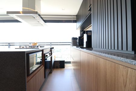 Apartamento à venda com 89m², 2 quartos e 2 vagasDetalhe Varanda e Cozinha