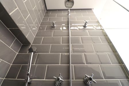 Apartamento à venda com 89m², 2 quartos e 2 vagasDetalhe Banheiro Social