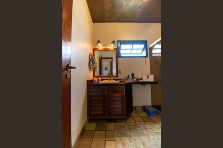 Casa à venda com 219m², 4 quartos e 3 vagas Casa à venda com 219m², 4 quartos e 3 vagasBanheiro Social