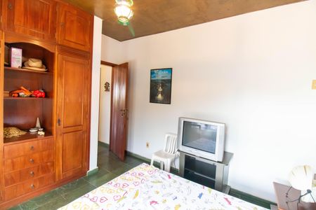 Casa à venda com 219m², 4 quartos e 3 vagas Casa à venda com 219m², 4 quartos e 3 vagasQuarto 2