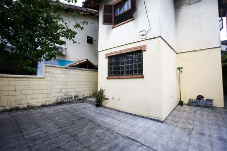 Casa à venda com 150m², 3 quartos e 3 vagas Casa à venda com 150m², 3 quartos e 3 vagasGaragem
