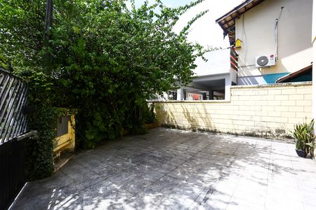 Casa à venda com 150m², 3 quartos e 3 vagas Casa à venda com 150m², 3 quartos e 3 vagasGaragem