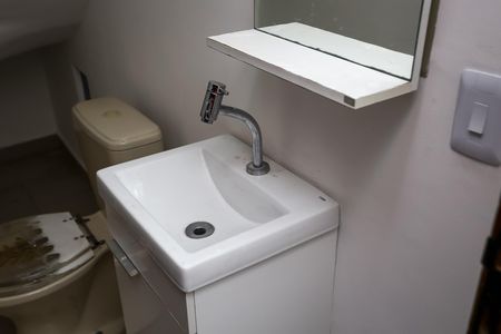 Casa à venda com 150m², 3 quartos e 3 vagas Casa à venda com 150m², 3 quartos e 3 vagasLavabo