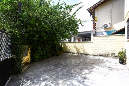 Casa à venda com 150m², 3 quartos e 3 vagas Casa à venda com 150m², 3 quartos e 3 vagasGaragem