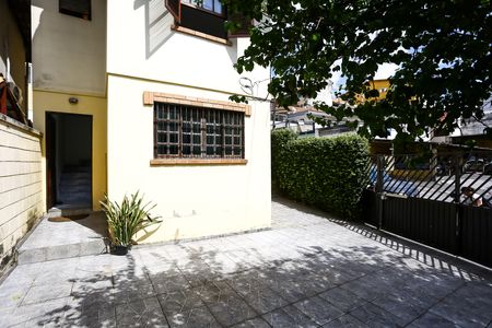 Casa à venda com 150m², 3 quartos e 3 vagas Casa à venda com 150m², 3 quartos e 3 vagasGaragem