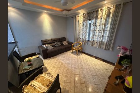 Casa à venda com 175m², 3 quartos e 2 vagasSala