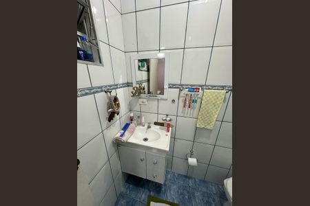 Casa à venda com 175m², 3 quartos e 2 vagasBanheiro