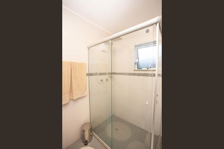 Casa à venda com 230m², 2 quartos e 3 vagasBox do banheiro do primeiro piso