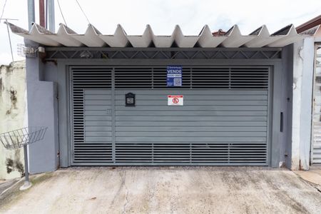 Casa à venda com 125m², 3 quartos e 2 vagas Casa à venda com 125m², 3 quartos e 2 vagasFachada