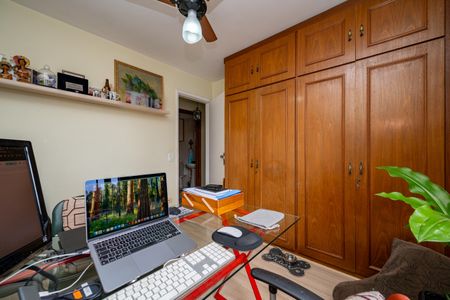 Apartamento à venda com 98m², 3 quartos e 2 vagasQuarto 2