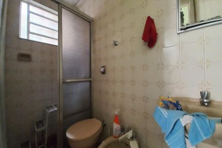 Casa à venda com 250m², 3 quartos e 2 vagasBanheiro da Suíte 4