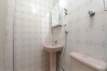 Casa à venda com 250m², 3 quartos e 2 vagasBanheiro da Suíte