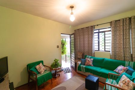 Casa à venda com 113m², 3 quartos e 2 vagasSala