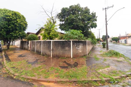 Casa à venda com 113m², 3 quartos e 2 vagasFachada