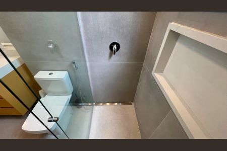 Apartamento à venda com 125m², 3 quartos e 1 vaga Apartamento à venda com 125m², 3 quartos e 1 vagaBanheiro da Suíte 1