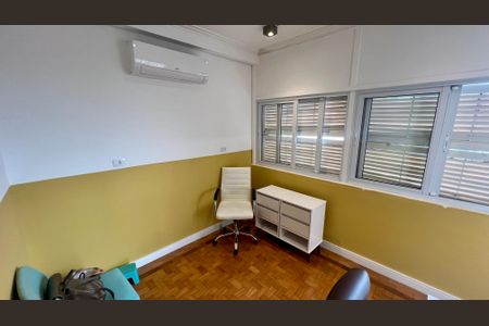 Apartamento à venda com 125m², 3 quartos e 1 vaga Apartamento à venda com 125m², 3 quartos e 1 vagaEscritório