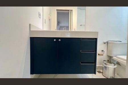 Apartamento à venda com 125m², 3 quartos e 1 vaga Apartamento à venda com 125m², 3 quartos e 1 vagaBanheiro da Suíte 2