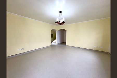 Casa à venda com 400m², 5 quartos e 6 vagas Casa à venda com 400m², 5 quartos e 6 vagasSala