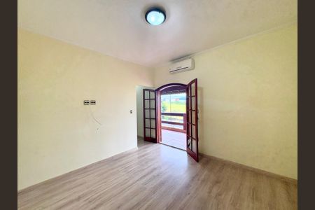 Casa à venda com 400m², 5 quartos e 6 vagas Casa à venda com 400m², 5 quartos e 6 vagasQuarto 4