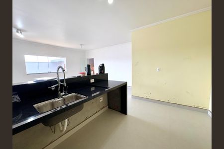 Casa à venda com 400m², 5 quartos e 6 vagas Casa à venda com 400m², 5 quartos e 6 vagasCozinha